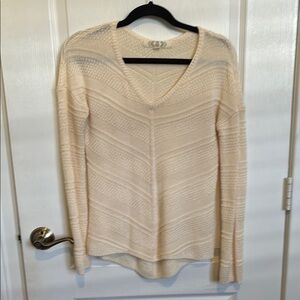 Pink Rose Cream V-Neck Sweater with Fine Knit Texture